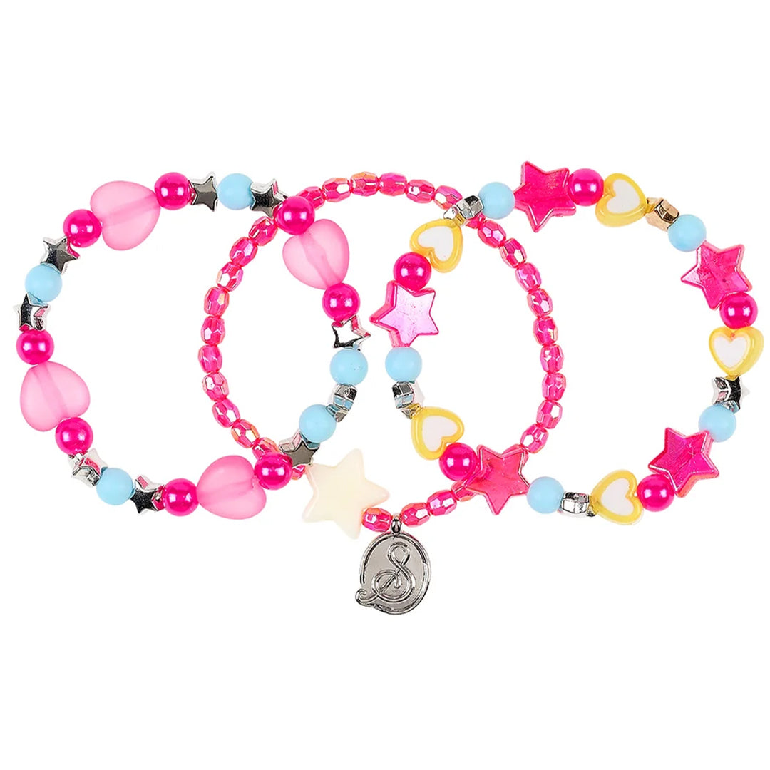 Souza for kids set van drie kinderarmbanden met roze, blauwe en gele kralen in hart- en stervormen.