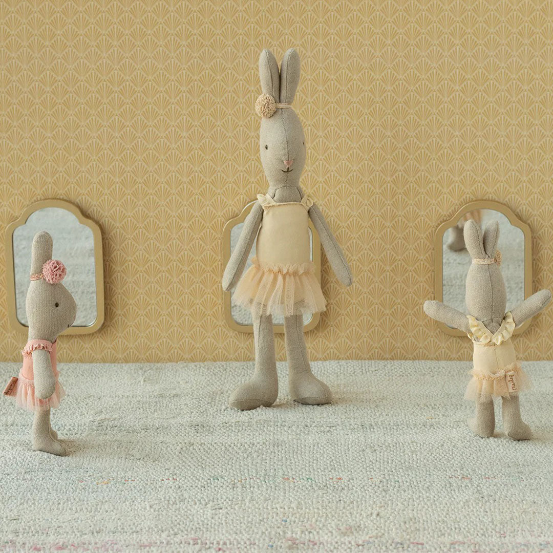 16-5123-00_maileg-knuffelkonijn-ballerina-cream-maat-1-24-cm_1