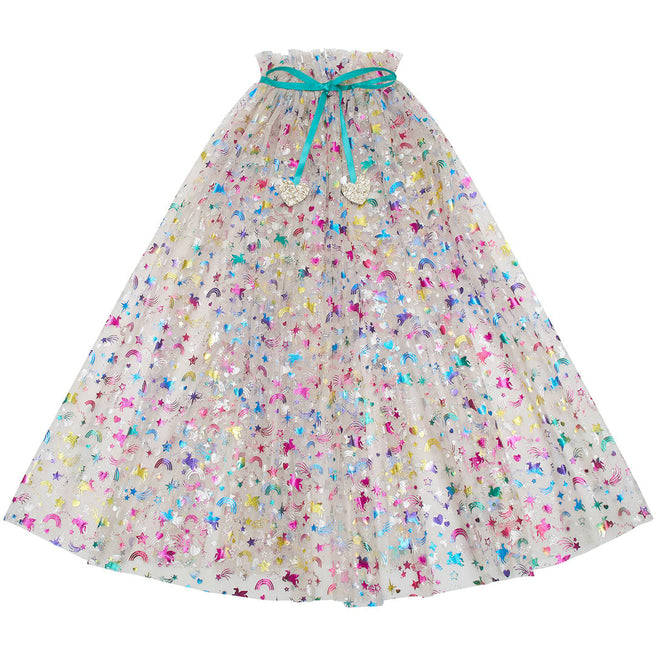 Mimi & Lula verkleedcape met regenboog eenhoorn, sterren en hartjes motief, plat gefotografeerd.