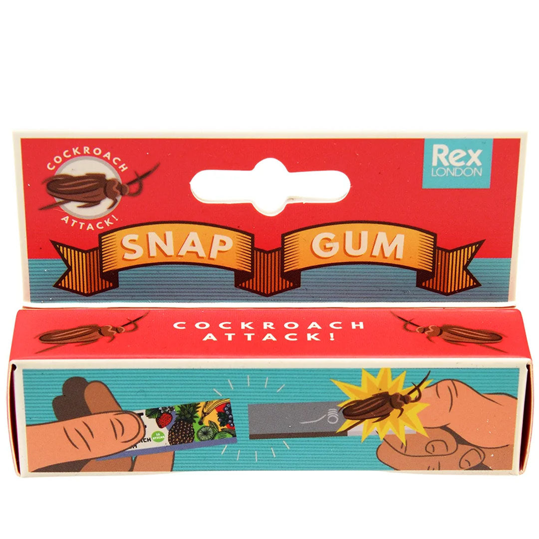 De verpakking van de Rex London fopkauwgom met kakkerlak, met 'Cockroach Attack!' en 'Snap Gum' erop.