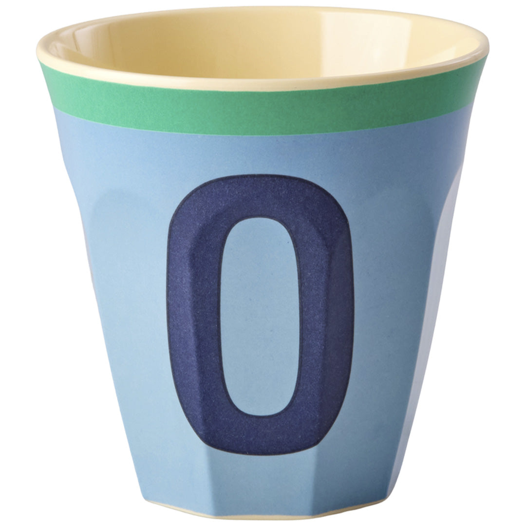 rice alfabetbeker in vintage blauw met de letter O.
