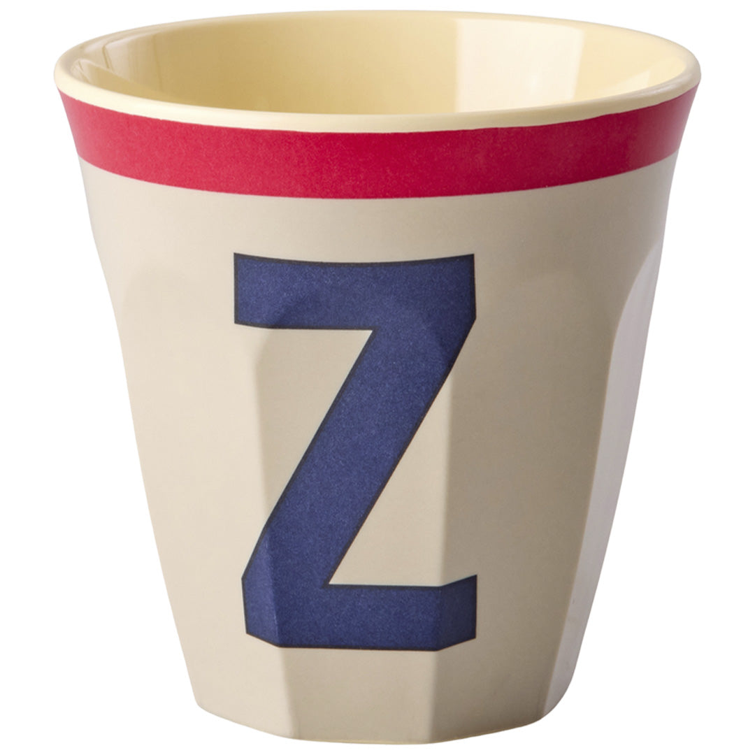 rice alfabetbeker in beige met rode rand en blauwe letter Z.