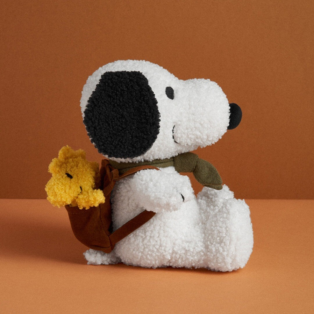 bon ton toys knuffelhond snoopy met rugzak - 20 cm  | 33.177.010 | 1