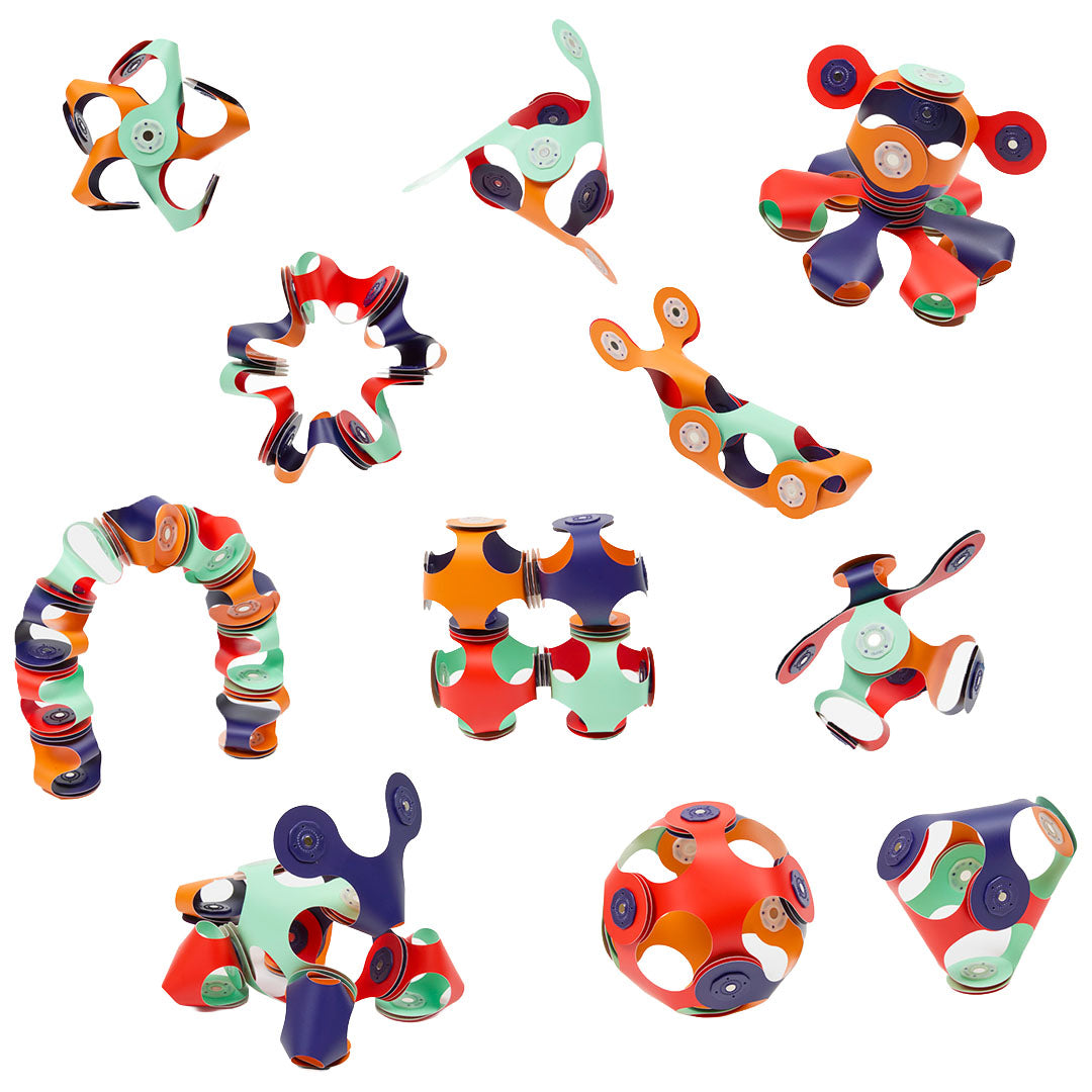 Clixo magnetische bouwset toont verschillende creaties en figuren gemaakt van de veelkleurige onderdelen.
