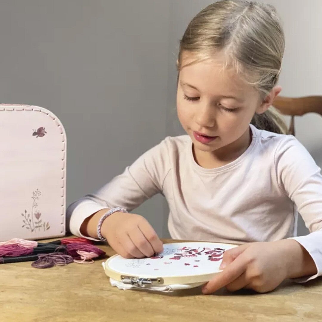 egmont toys borduurkit lieveheersbeestje in koffer | ET630594 | 1