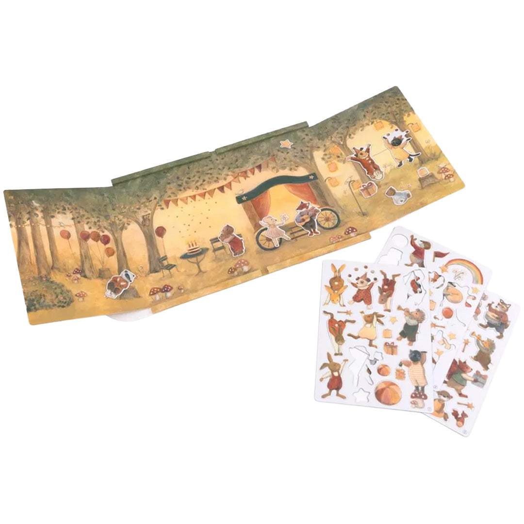 Egmont Toys magnetische speelset met een opengeklapt toverbos decor en losse dierenmagneten.