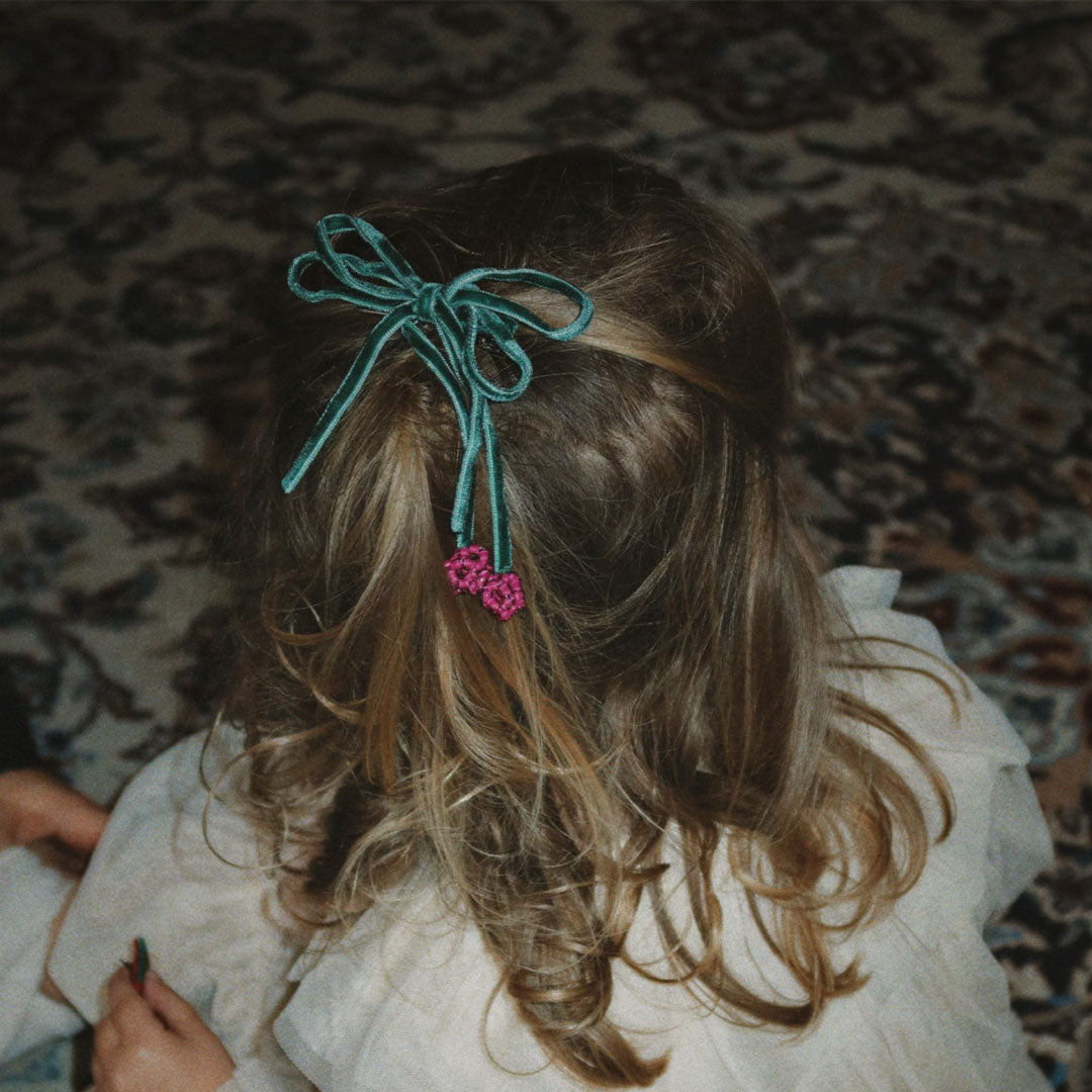 konges sløjd haarclips cherry bow - smoke pine - 2st | KS104168 | 1