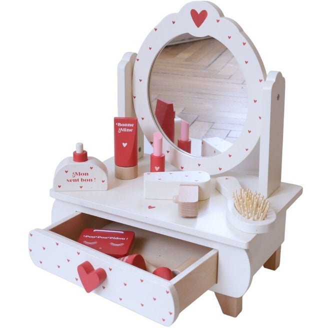 le petit souk houten speelgoed kaptafeltje met hartjes, spiegel, lade en diverse speelgoed make-up accessoires.
