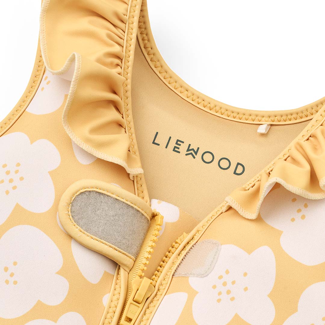 liewood zwemvest dove met ruches - flower - lemon yellow - 15-19 kg | LW20501 | 3