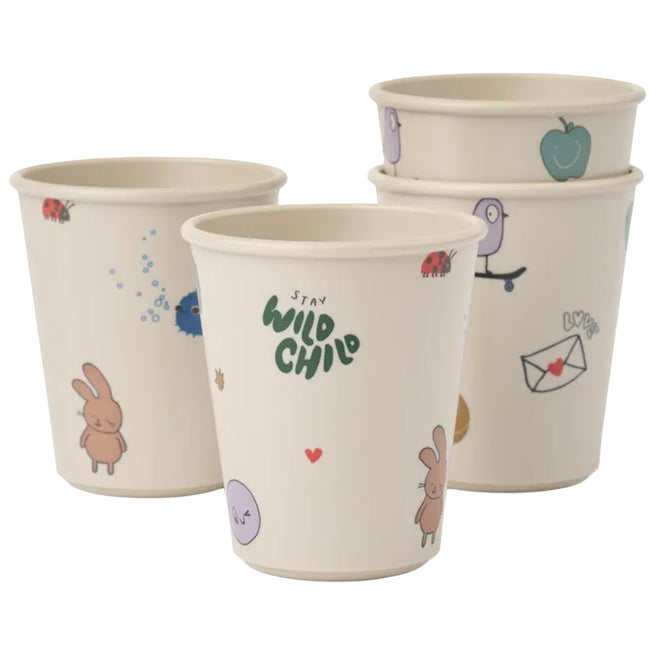 Vier Liewood kinderbekers in beige met diverse tekeningen van dieren, harten en de tekst "Stay Wild Child".