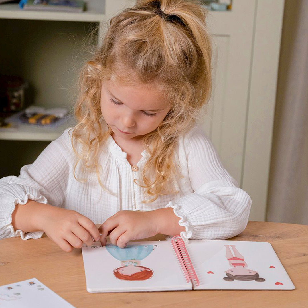little dutch aankleed- en stickerboek rosa and friends | 125414 | 1