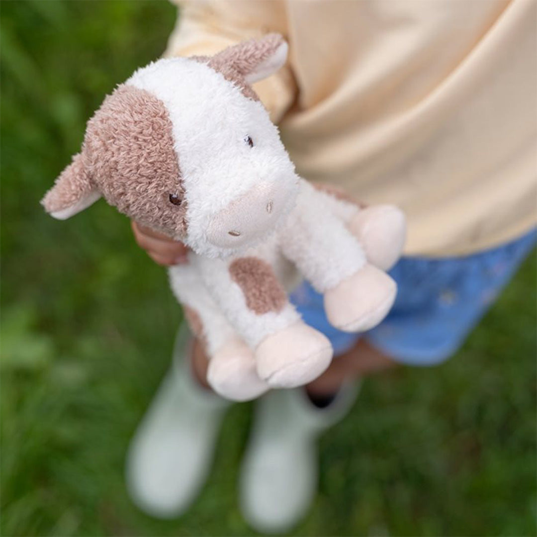 little dutch knuffelkoe little farm - 17 cm | LD8830 | 2