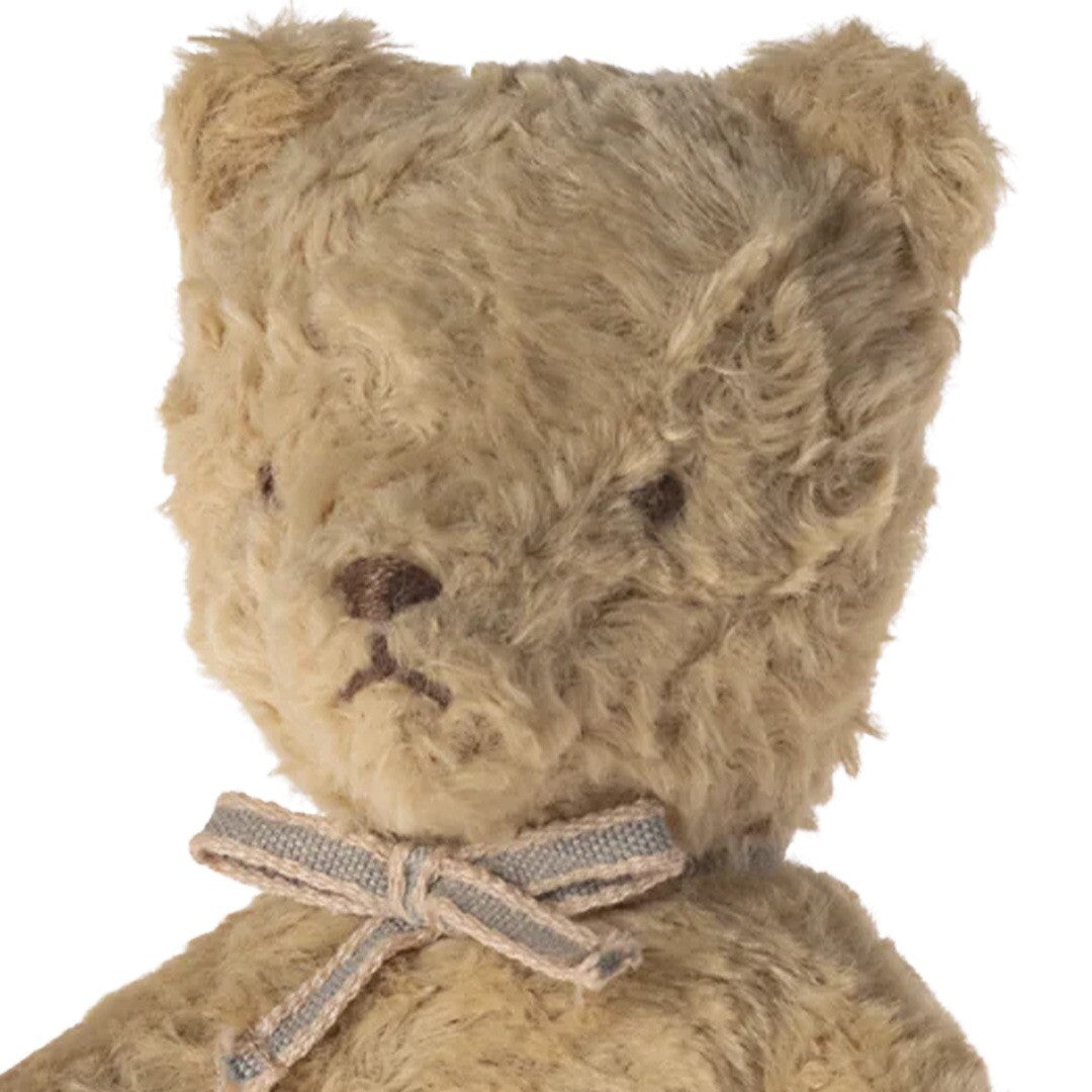 maileg knuffelbeer my first teddy met strik  - sand - 19 cm  | 16-4997-01 | 2