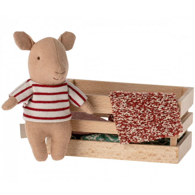 maileg knuffelbiggetje in een krat - meisje - 11 cm | 16-3988-00 | 0