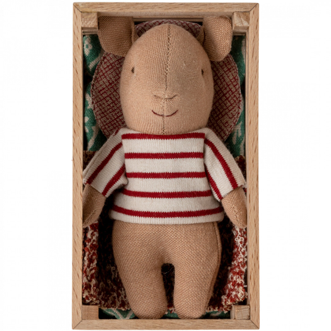 maileg knuffelbiggetje in een krat - meisje - 11 cm | 16-3988-00 | 1