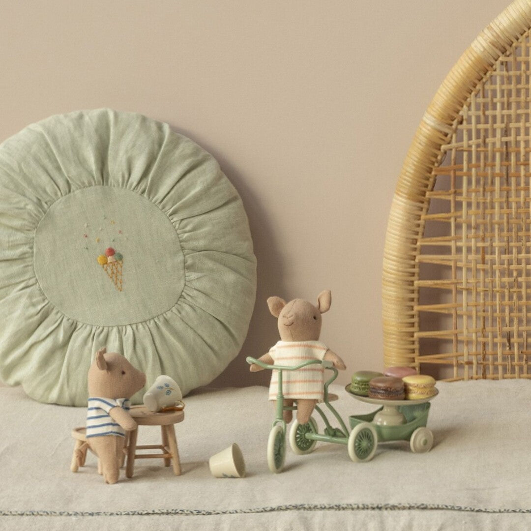 maileg knuffelbiggetje in een krat - meisje - 9 cm | 16-4985-00 | 1