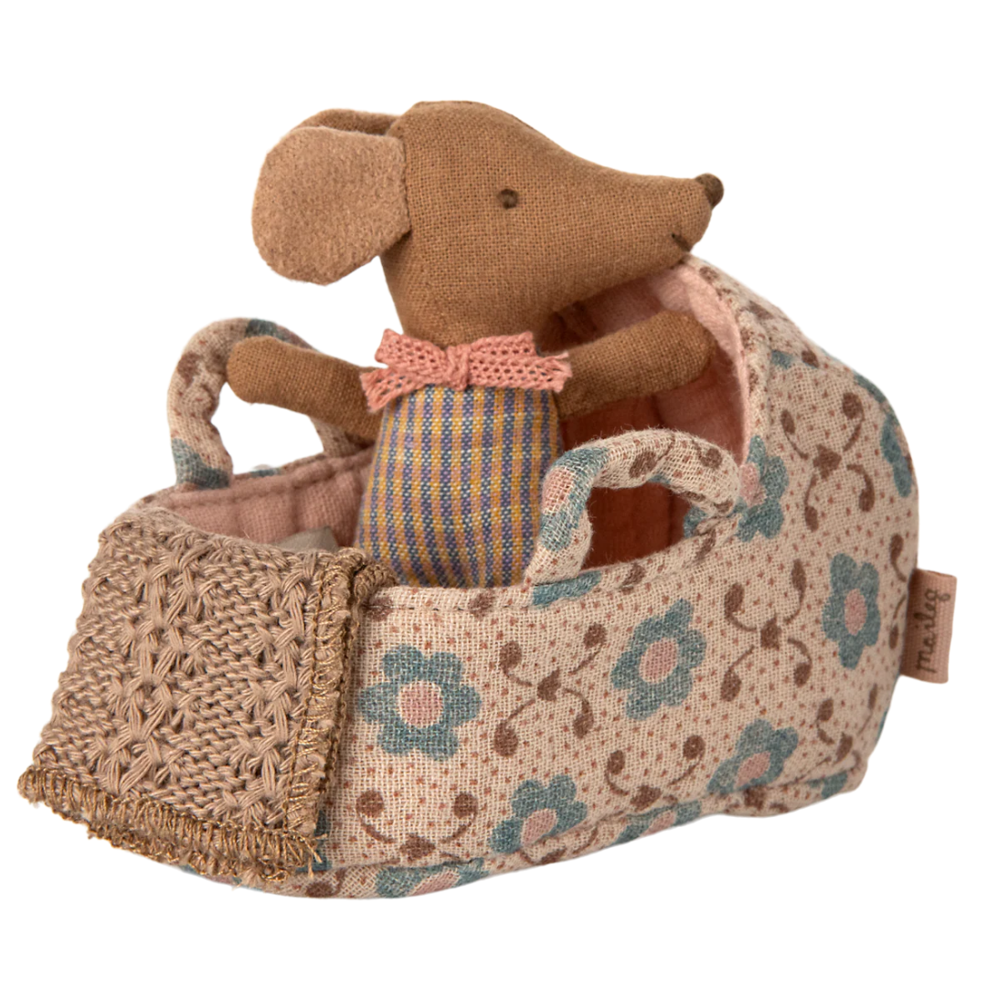 maileg poppenreiswieg voor babymuis - rose -9,5 cm | 11-5411-01 | 2