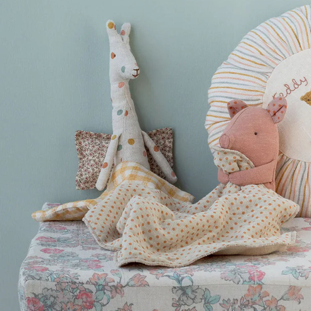maileg knuffeldoek biggetje lullaby friends - rose - 12 cm | 16-6973-00 | 3
