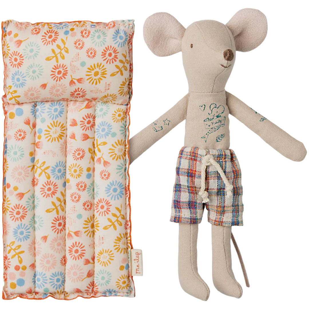 maileg-knuffelmuis-vader-met-luchtbed-15-cm-17-5312-00-1
