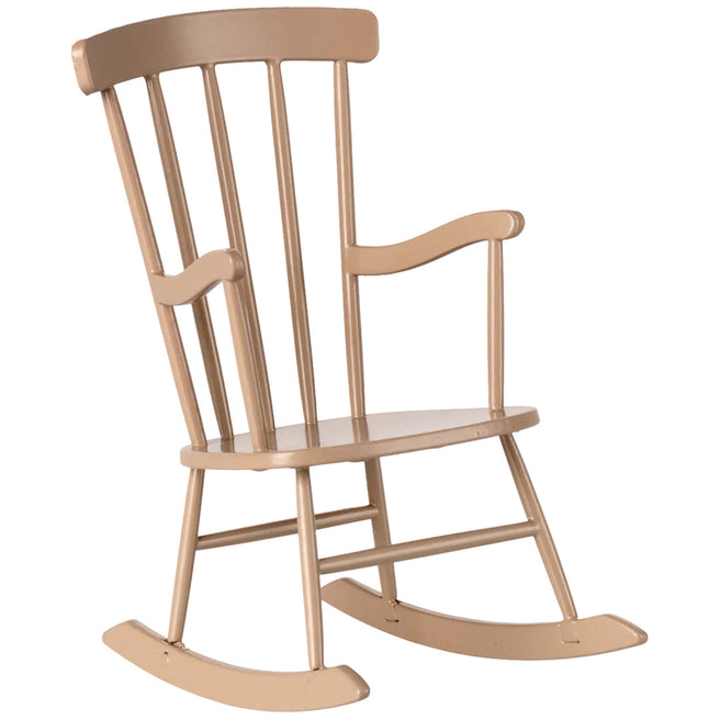 Maileg beige metalen schommelstoel voor poppenhuis.
