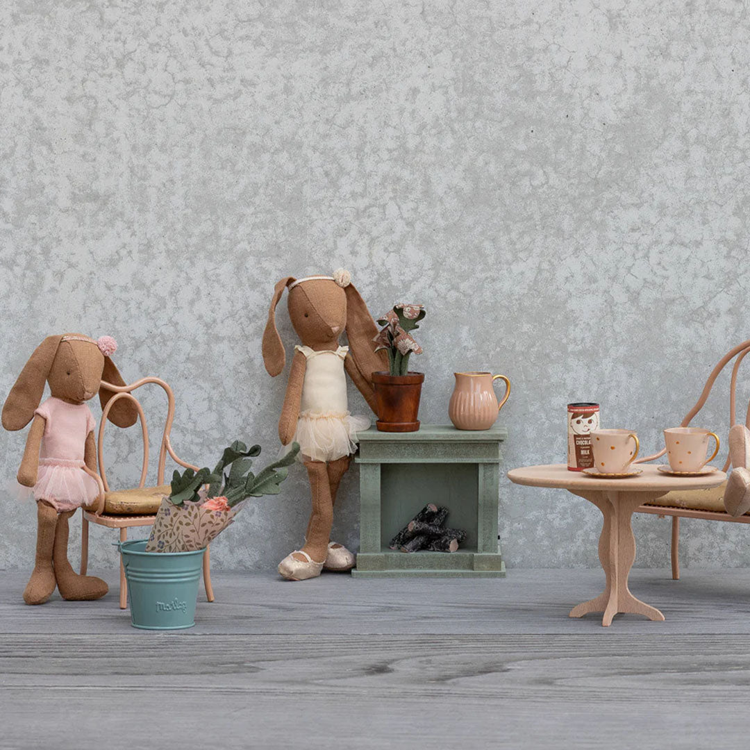 maileg chaise vintage maison de poupées – dark powder – 15,5 cm