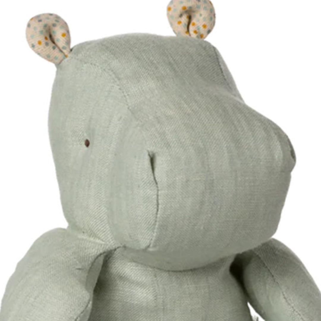 maileg safari friends hippopotame avec jupe - menthe - 23 cm