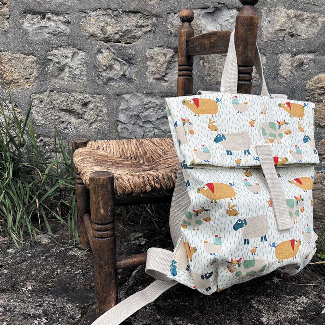 maison petit jour rugzak de boerderij - 30 cm | AF568T | 1
