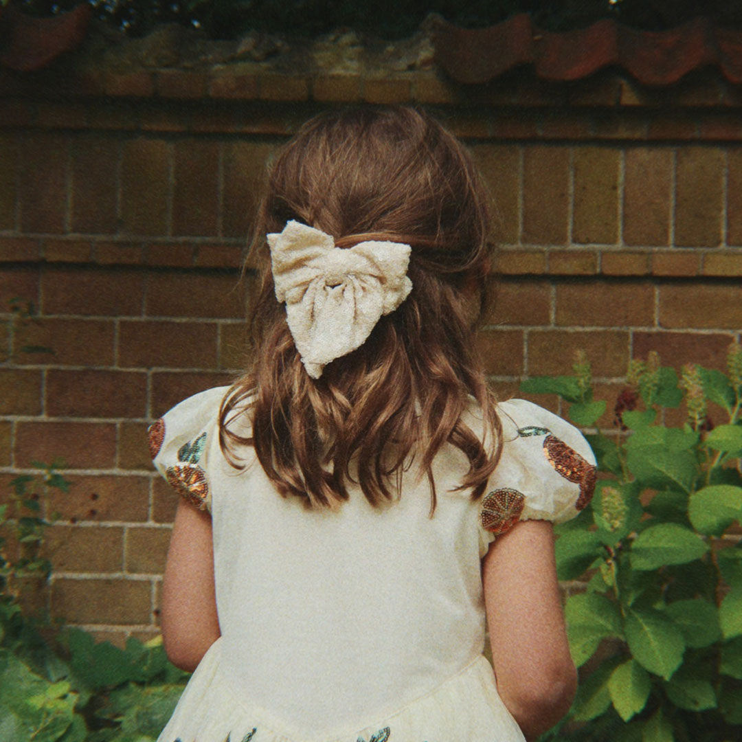 konges sløjd barrette aries sequin bow - white smoke