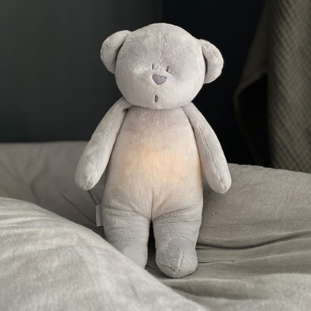 moonie 2.0 next gen knuffelbeer met nachtlamp en geluid - silver - 28 cm | MSI2 | 1