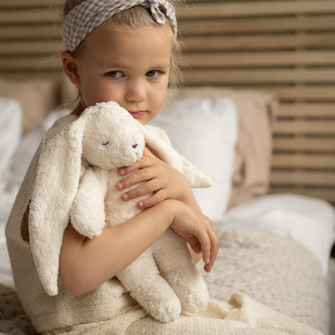 moonie 2.0 next gen knuffelkonijn met nachtlamp en geluid - polar natur - 28 cm | KPO2 | 2