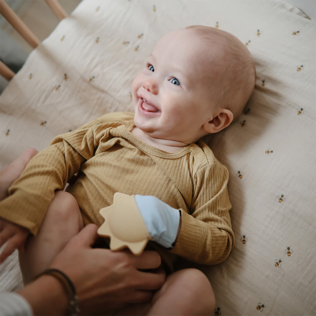 mushie bijthandschoen zon - sunshine | 70.093.01 | 2