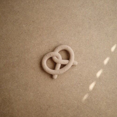 mushie bijtring pretzel - natural | 70.028.10 | 1
