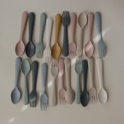 mushie kinderlepel en -vork powder blue | 70.014.11 | 6