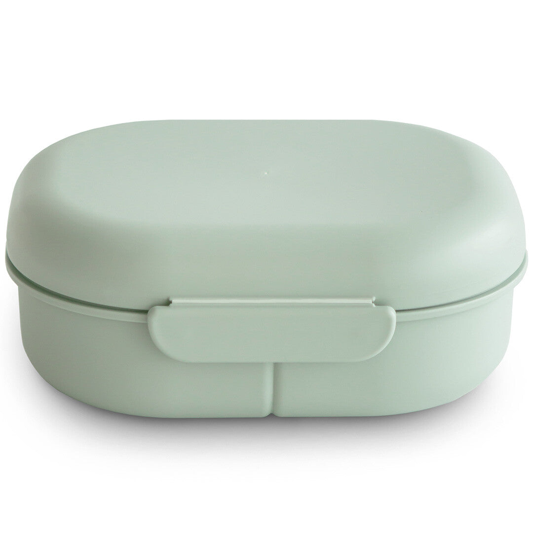 mushie lunchbox met bestek - sage | 70.063.03 | 1