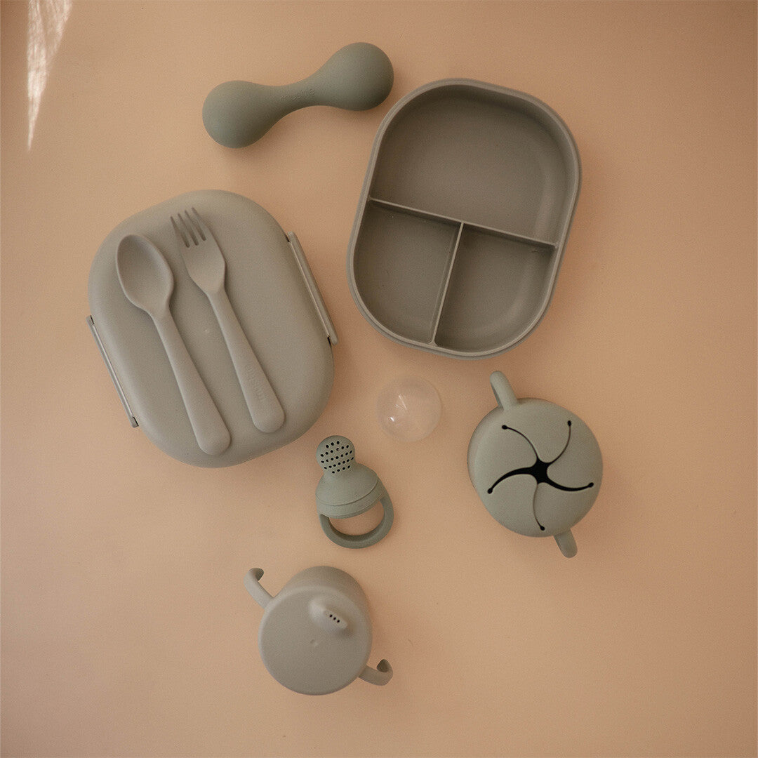 mushie lunchbox met bestek - sage | 70.063.03 | 3