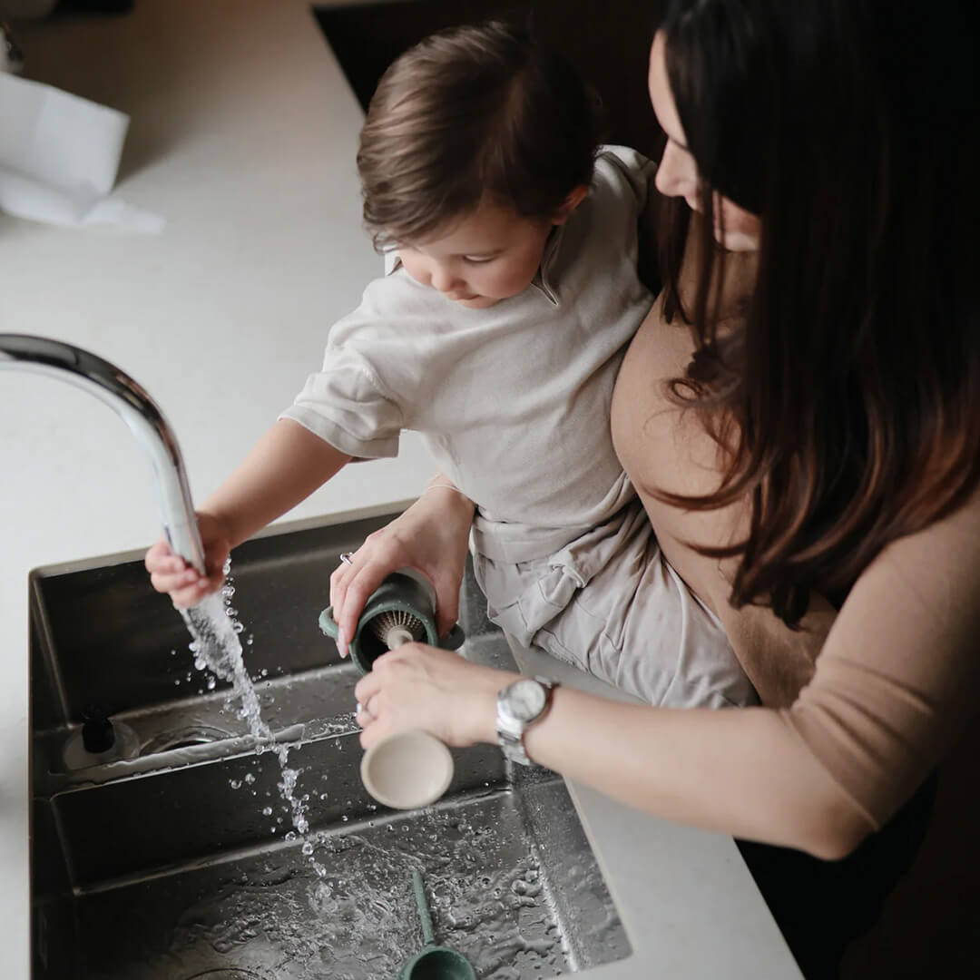 mushie siliconen dubbelzijdige flessenborstel - blush | 70.090.03 | 2