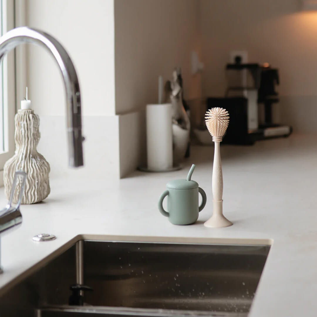 mushie siliconen dubbelzijdige flessenborstel - blush | 70.090.03 | 3