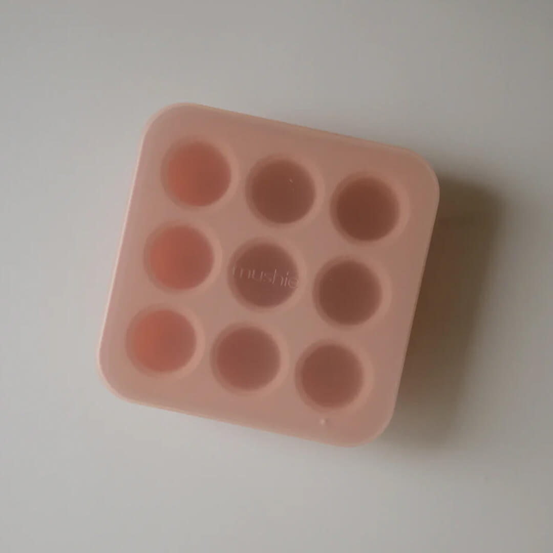 mushie siliconen invriesvorm voor fruitspeen - blush | 70.092.03 | 1