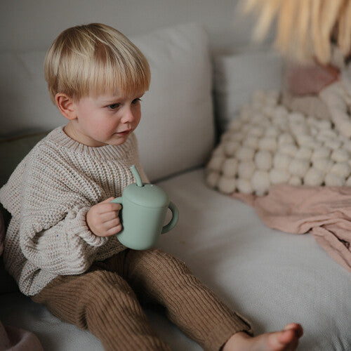 mushie siliconen kinderbeker met rietje - cambridge blue  | 70.051.03 | 2