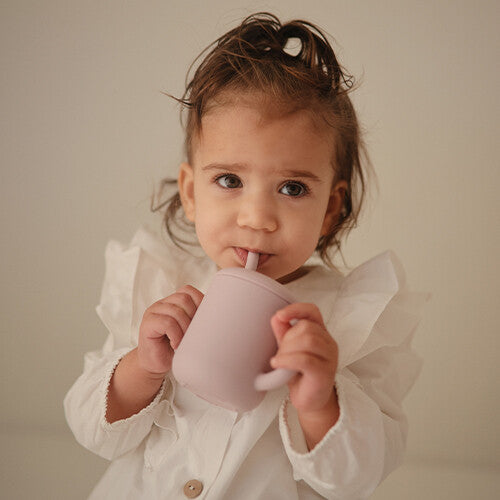 mushie siliconen kinderbeker met rietje - soft lilac  | 70.051.42 | 1