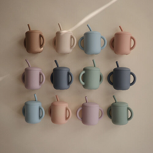 mushie siliconen kinderbeker met rietje - tradewinds  | 70.051.02 | 2