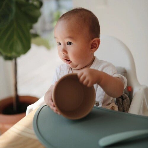 mushie siliconen kinderkom met zuignap - soft lilac | 70.018.42 | 3