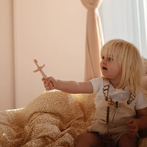 mushie siliconen kindertandenborstel bloem - blush  | 70.046.01 | 2