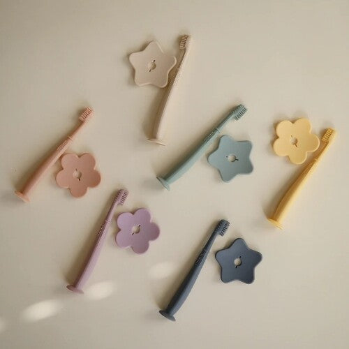 mushie siliconen kindertandenborstel bloem - soft lilac | 70.046.02 | 3