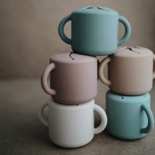 mushie siliconen snackbeker - blush | 70.026.02 | 3