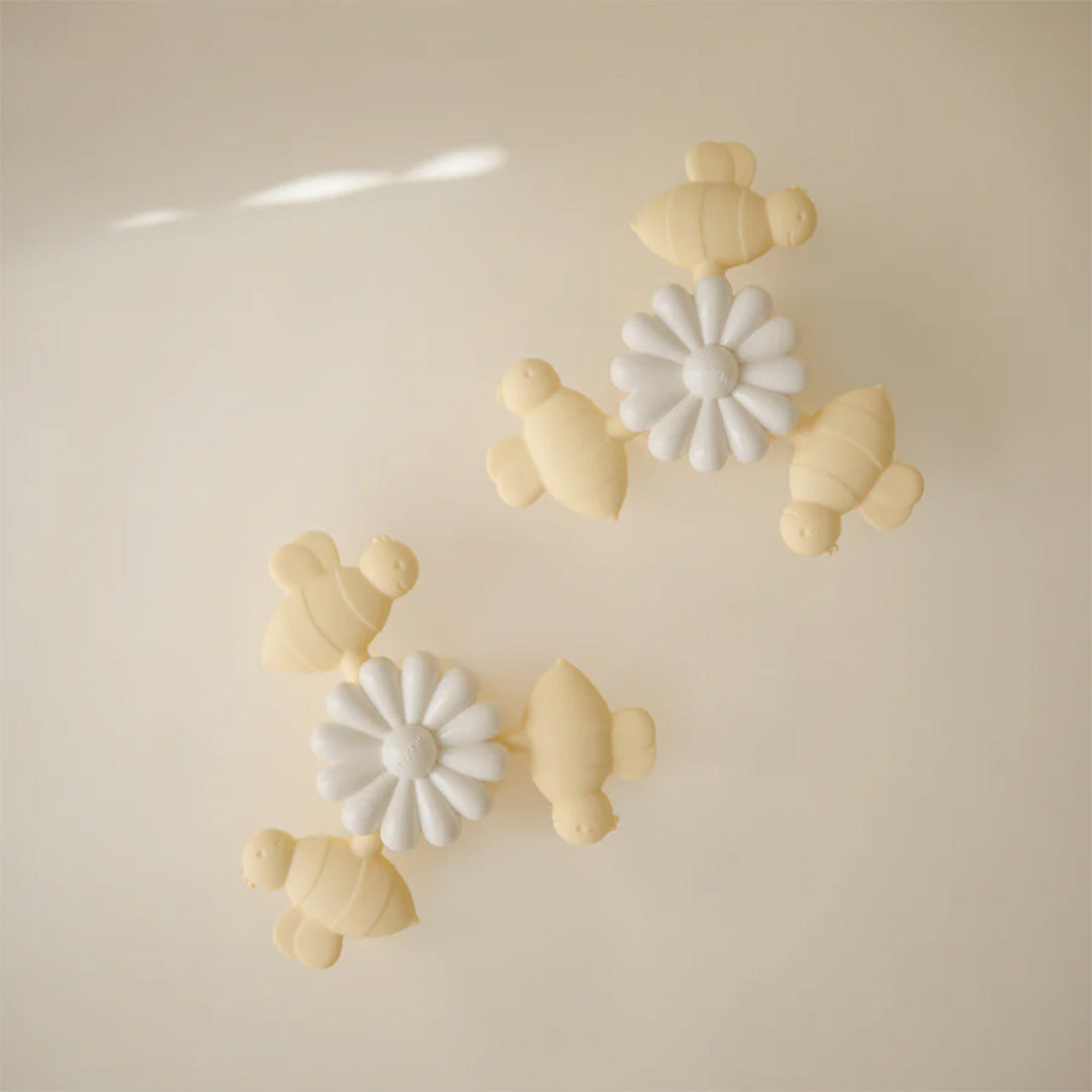 mushie babyspeeltje spinner met zuignap - bee | 70.711.05 | 5