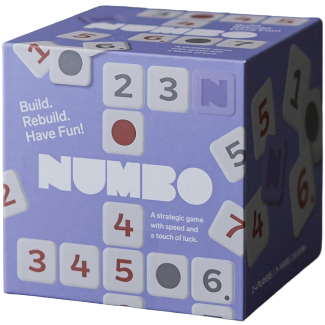 De paarse verpakkingsdoos van het Numbo strategisch cijferspel met getaltegels erop.