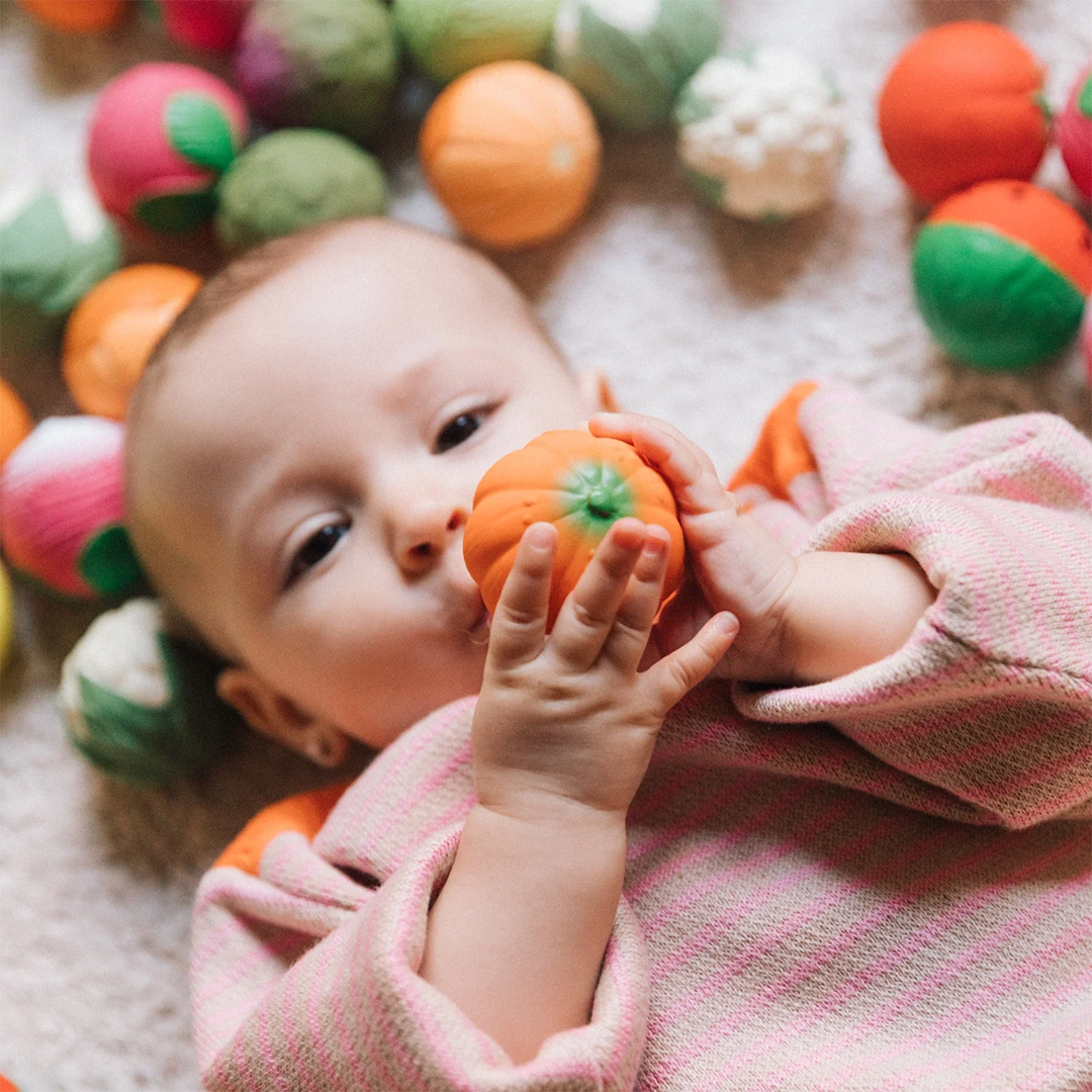 oli & carol sensorische speelballen groenten - 3st | L-BABY-BALL-VEGGIES | 2