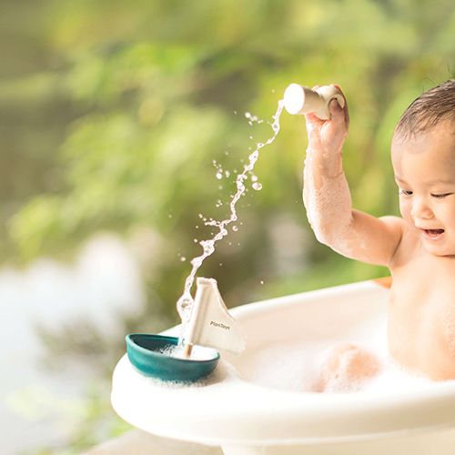 plan toys badspeelgoed zeilbootje en ijsbeertje | 5712 | 4