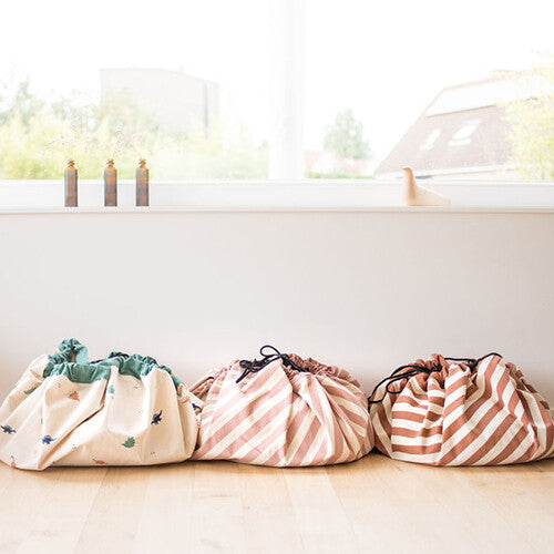 play&go speelkleed en opbergzak strepen zacht roze | 4897095301398 | 1